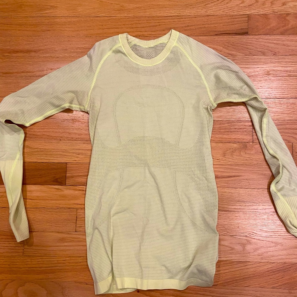 Lululemon long sleeve swiftly tech